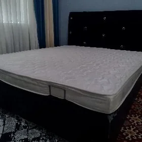 спальни кровать