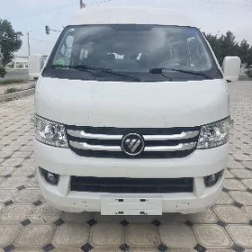 Toyota Hiace 2021