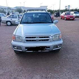 Nissan Pathfinder 1999
