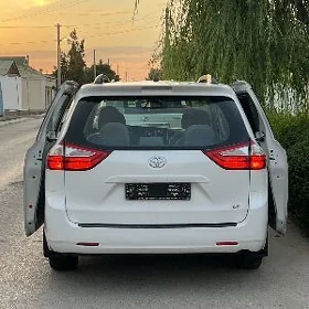 Toyota Sienna 2018
