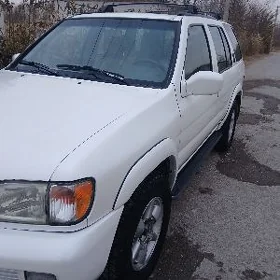Nissan Pathfinder 1998