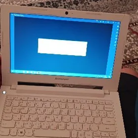 Lenovo uly ekranly