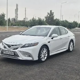 Toyota Camry 2021