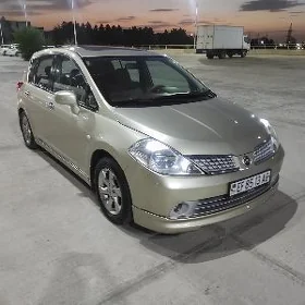Nissan Tiida 2008
