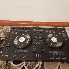 DJ BEHRİNGER STUDİO 4A