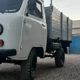 UAZ 452 1981