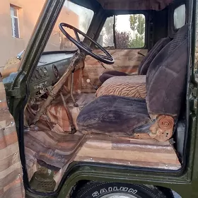 UAZ Profi 1982