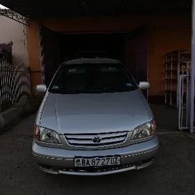 Toyota Sienna 2002