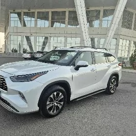 Toyota Highlander 2022
