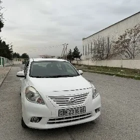 Nissan Versa 2014
