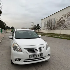 Nissan Versa 2014