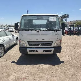 Mitsubishi Canter 2025