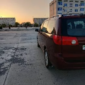 Toyota Sienna 2008