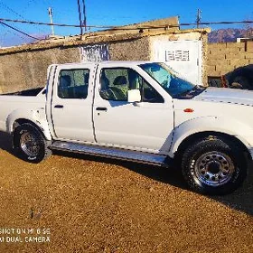 Nissan Navara 2004