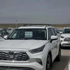 Toyota Highlander 2021