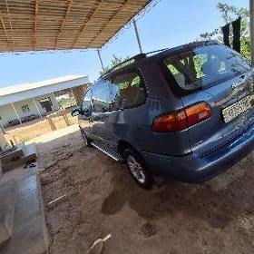 Toyota Sienna 1999