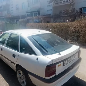 Opel Vectra 1990