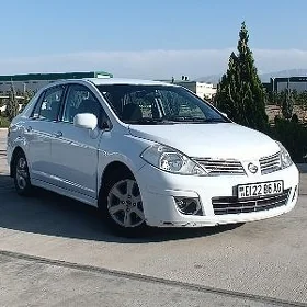 Nissan Versa 2007