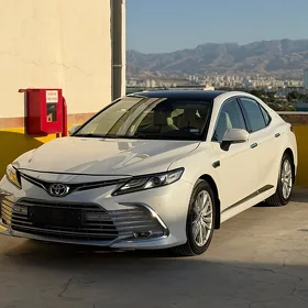 Toyota Camry 2024