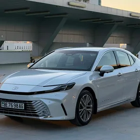 Toyota Camry 2025