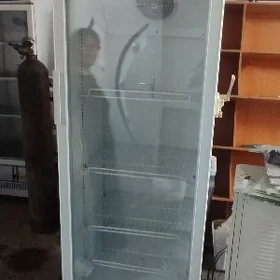 Витрина холодильник