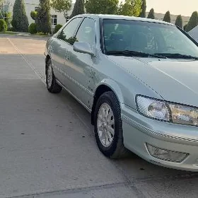 Toyota Camry 2000