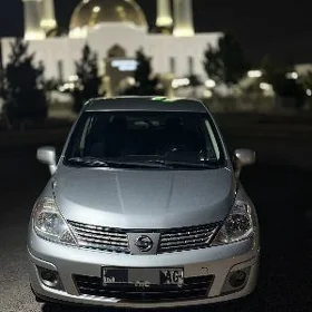 Nissan Versa 2012