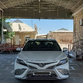 Toyota Camry 2021