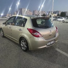 Nissan Tiida 2008