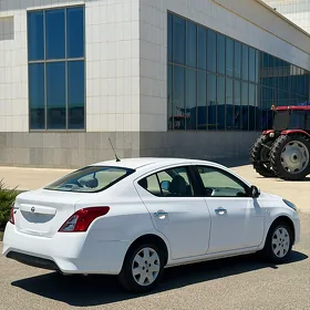 Nissan Sunny 2022