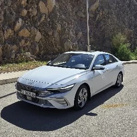 Hyundai Elantra 2025