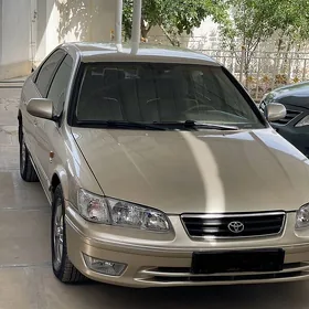 Toyota Camry 2001