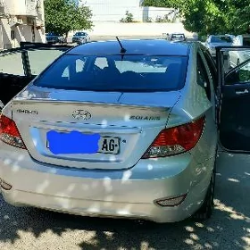 Hyundai Accent 2013