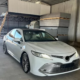 Toyota Camry 2018