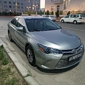 Toyota Camry 2017