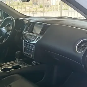 Nissan Pathfinder 2020