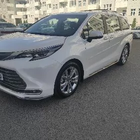 Toyota Sienna 2024