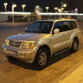 Mitsubishi Montero 2002