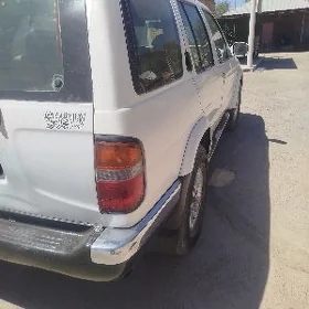 Nissan Pathfinder 1996