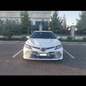 Toyota Camry 2020