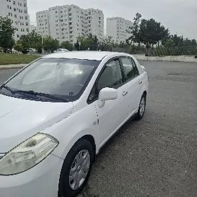 nissan tida
