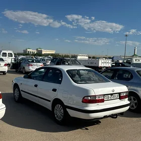 Toyota Carina 1992