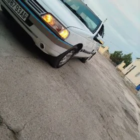 Peugeot 405 2005