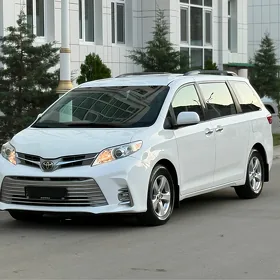 Toyota Sienna 2019