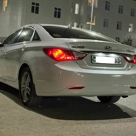 Hyundai Sonata 2011