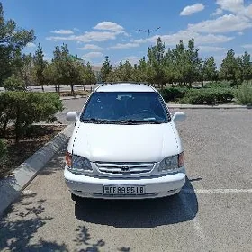 Toyota Sienna 2000