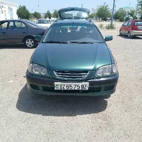 Toyota Avensis 2000