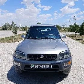 Toyota RAV4 1999
