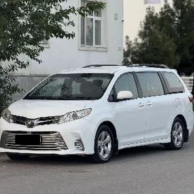 Toyota Sienna 2018