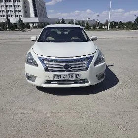 Nissan Altima 2012